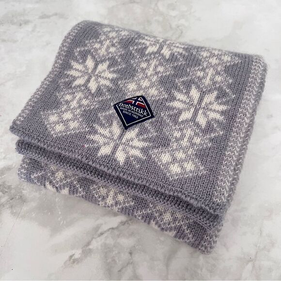 Nordstrikk Norwegian Knitted Scarf - Picture 2 of 4